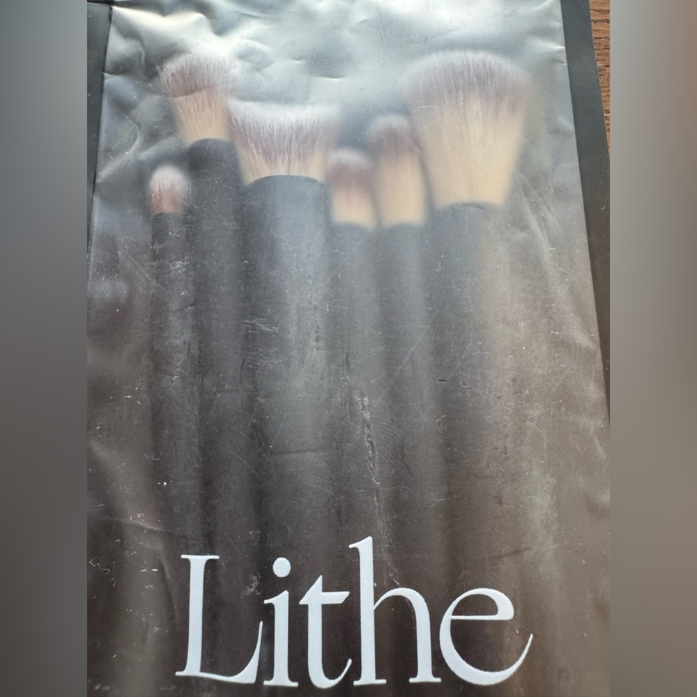 Lithe Black Makeup Brushes Set NIP - Picture 2 of 8
